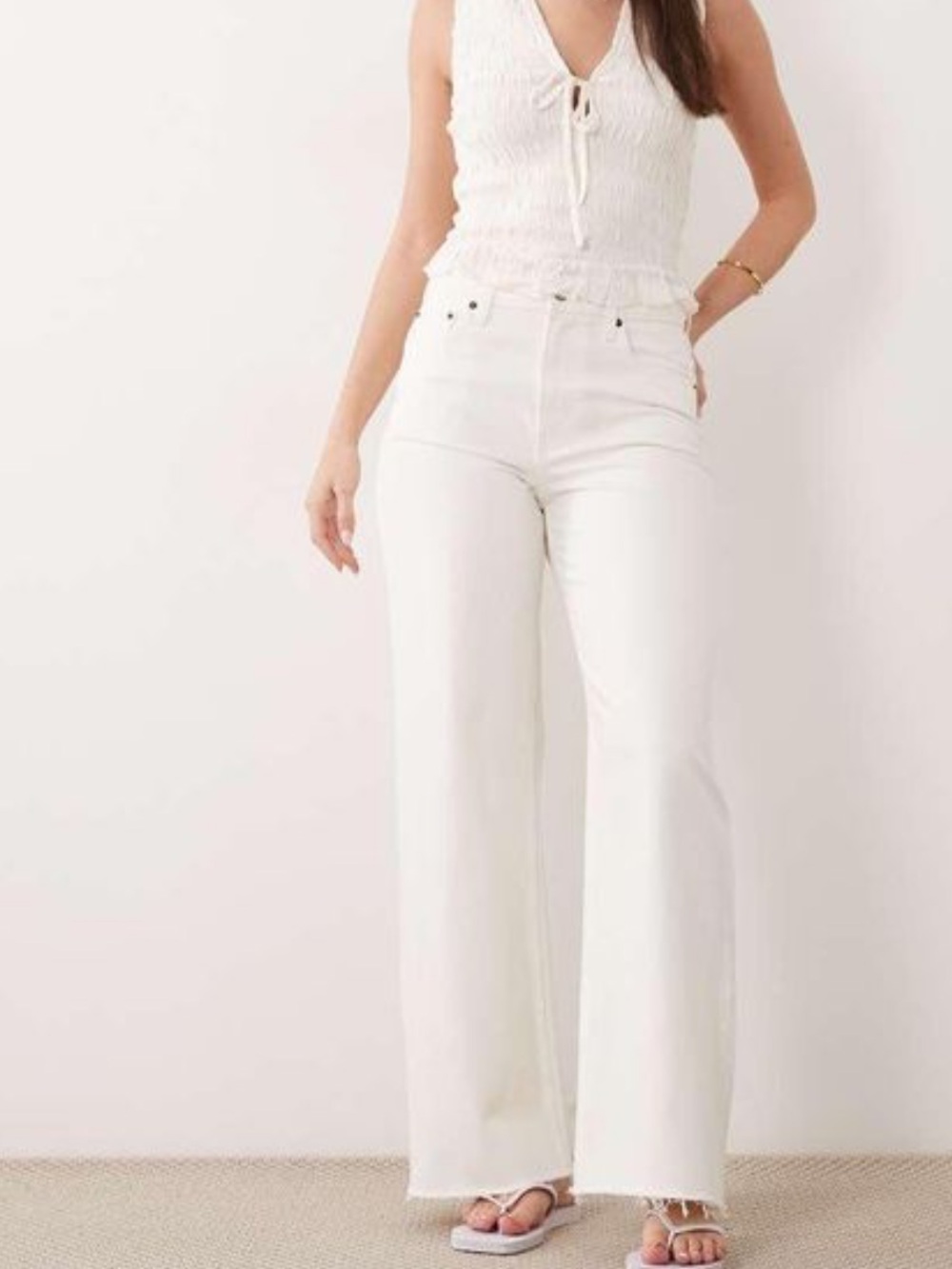 Abercrombie & Fitch Women’s High-Rise Cream The 90s Relaxed Raw hem Jeans